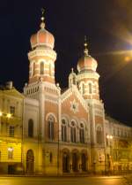 Exterior of the great syanagogue at night